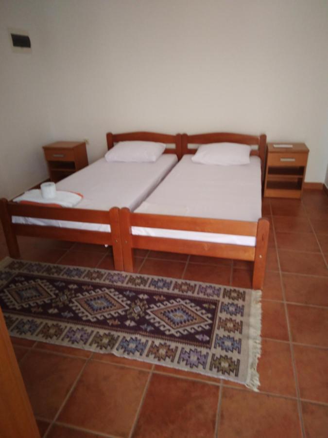 Apartments Mitrovic Podlicak Sveti Stefan Ngoại thất bức ảnh
