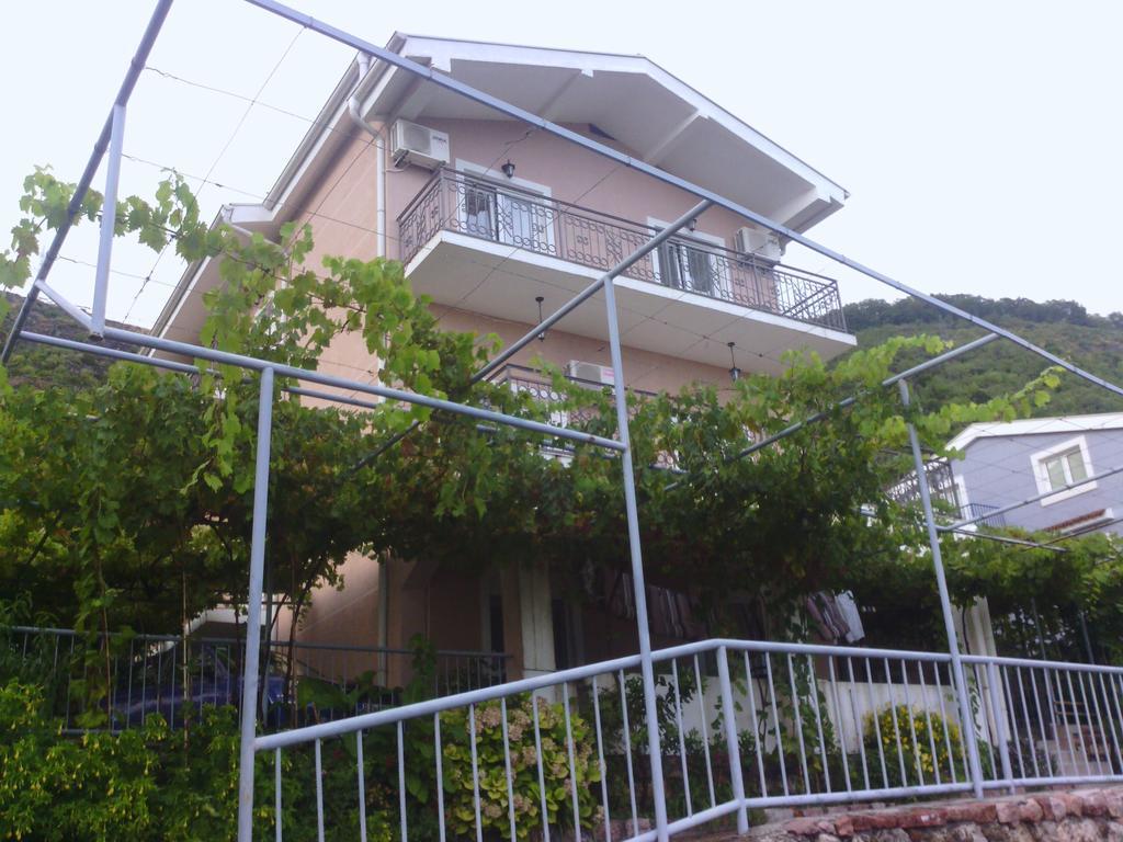 Apartments Mitrovic Podlicak Sveti Stefan Phòng bức ảnh