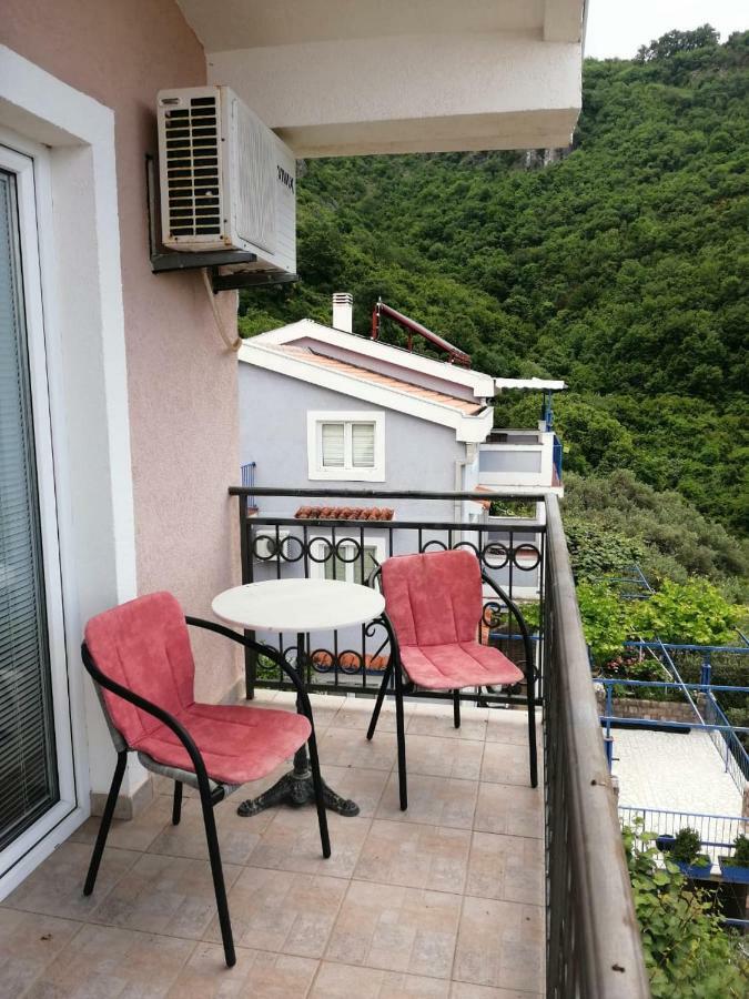 Apartments Mitrovic Podlicak Sveti Stefan Ngoại thất bức ảnh