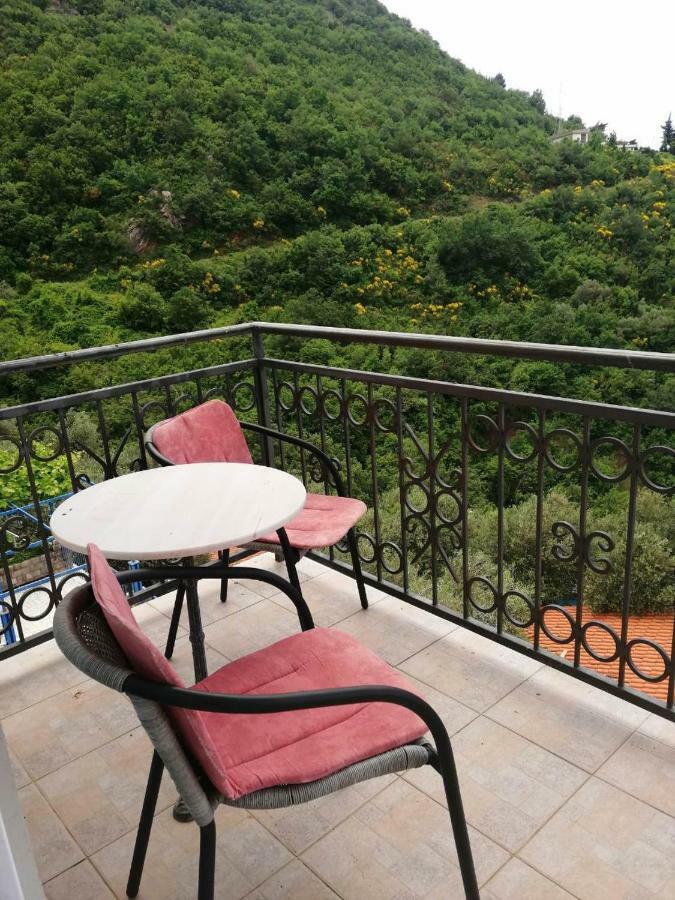 Apartments Mitrovic Podlicak Sveti Stefan Ngoại thất bức ảnh