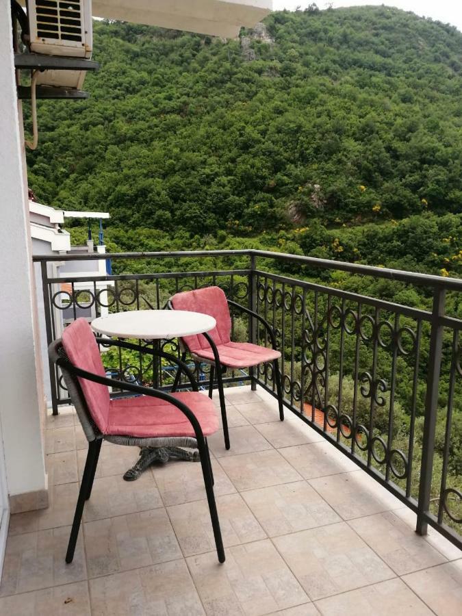 Apartments Mitrovic Podlicak Sveti Stefan Ngoại thất bức ảnh